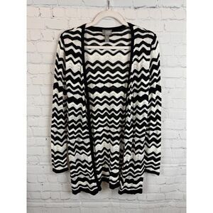CHICO'S Travelers black white striped chevron rayon open front cardigan size 0 S